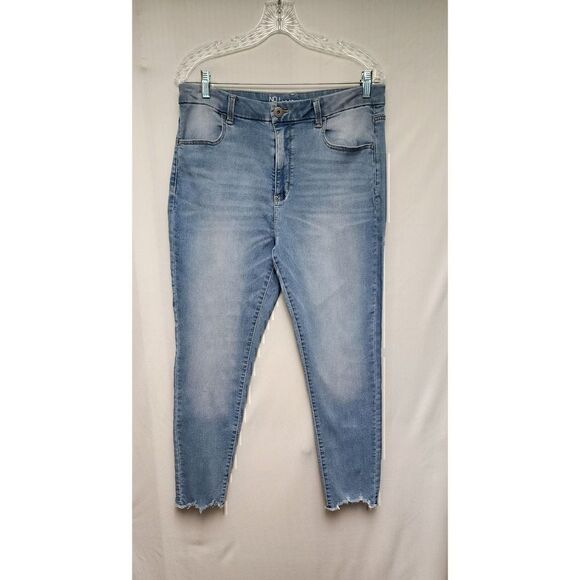 No Boundaries Skinny Blue Denim Raw Hem Jeans Size 17 - Picture 2 of 6